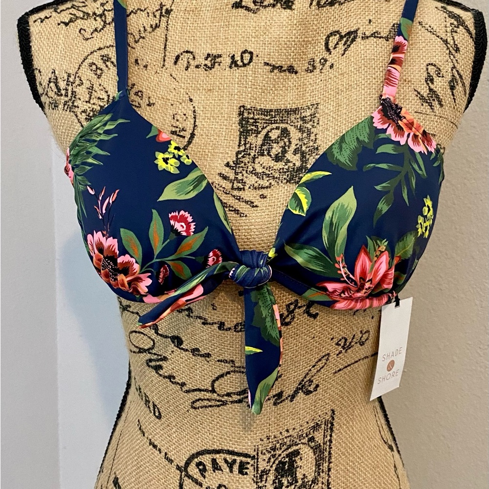 ✨NEW✨Shade & Shore Blue and Pink Balconette Bikini Top